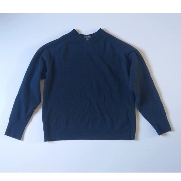 Banana Republic Sweaters - Banana Republic Dark Blue V-Neck Wool Sweater sz XL